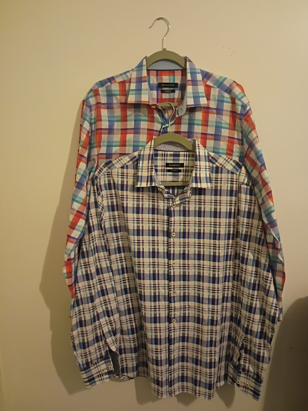 2 Bugatchi Men's Multi-Color Plaid Button-up Shirt M?